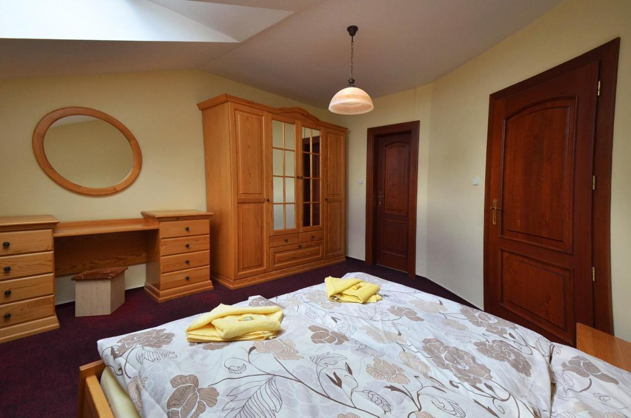 Hotel Lesana Стара-Лесна Экстерьер фото