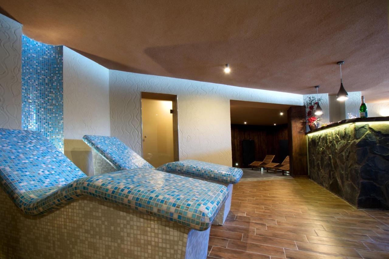 Hotel Lesana Стара-Лесна Экстерьер фото