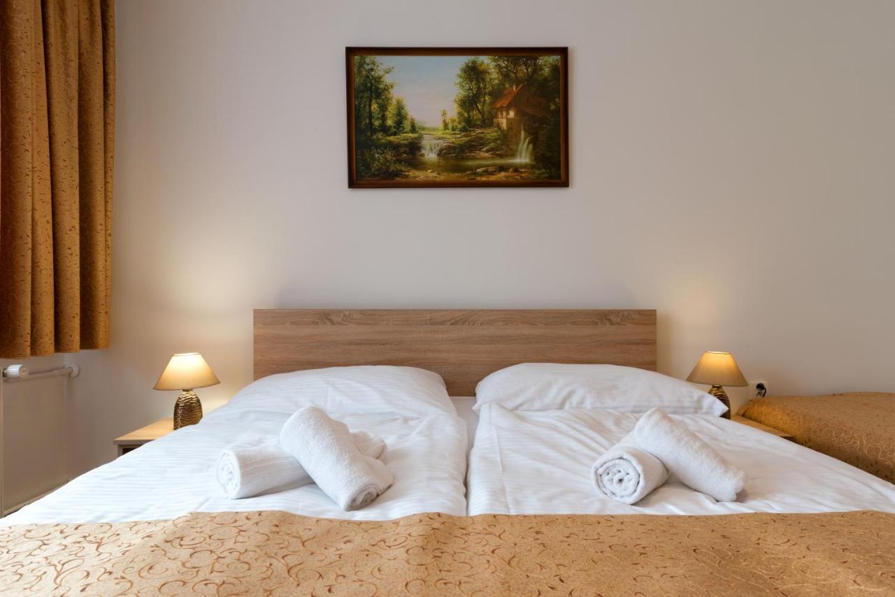 Hotel Lesana Стара-Лесна Экстерьер фото